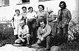 1978 - Pracovníci družstva v Přešíně.  Zleva Marie Šlejsková, Marie Komancová, Libuše Saková, Jiřina Holá, Pelešková, Kalman Karoly, František Davídek a Milouš Chodora