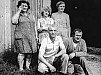 1978 - Pracovníci družstva v Železném Újezdě: Arshmanová, Blažena Mrázová /Holubová/, Libuše Loukotová, F. Davídek a Milouš Chodora