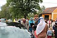 Zatahování svatební kolony u hasičské zbrojnice v Zahrádce 15.9.2012