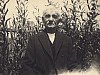 Janův otec Jan Komanec, krerý pracoval jako lesní a zemědělský dělník a zemřel 22.ledna 1951 v 86 letech.